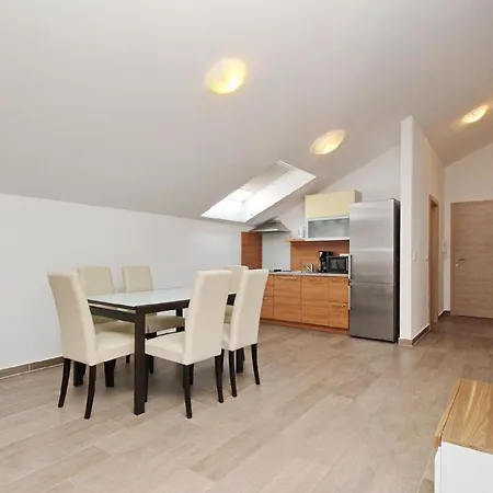 Apartment Tolles In Mit Terrasse *