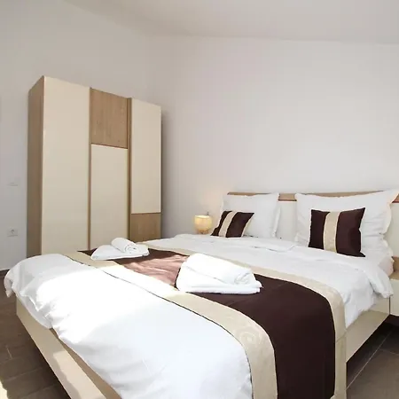 Apartment Tolles In Mit Terrasse *
