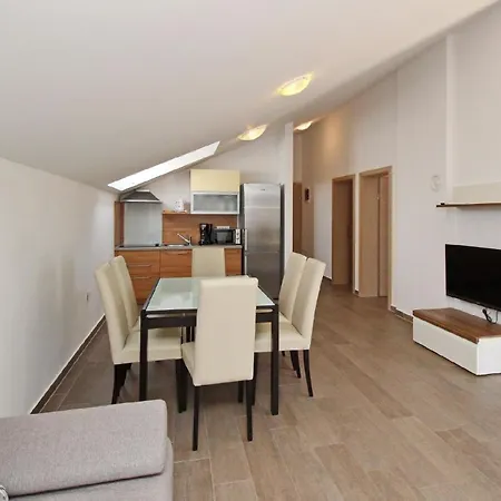 Apartment Tolles In Mit Terrasse *
